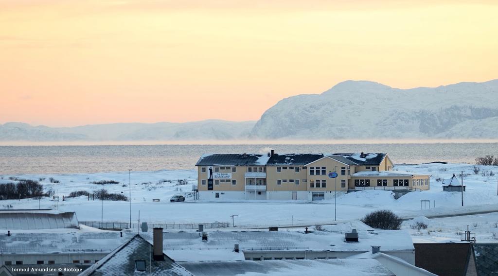 Vadso Fjordhotell Exterior photo